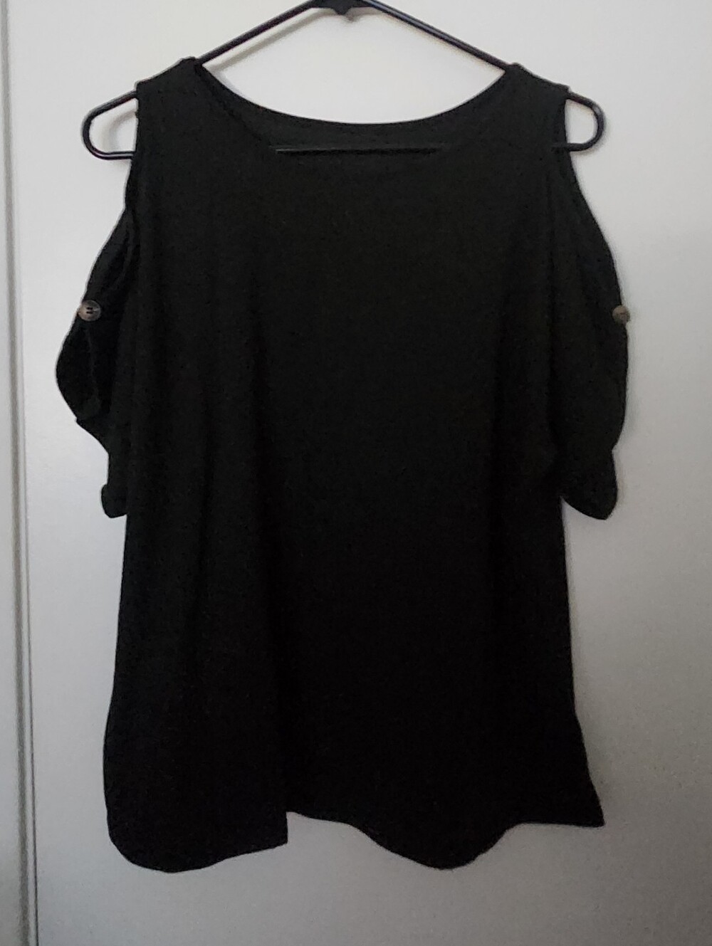 Black Cold-Shoulder Women’s Top - Classic Everyday Style